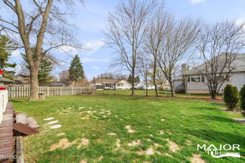 4010 Chamberlain Ave, Grand Rapids MI 49508-2615 exterior