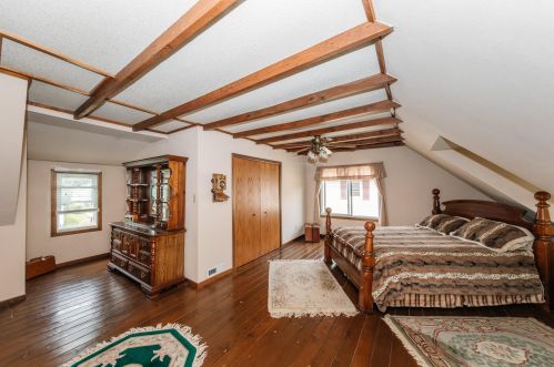 2609 71st St, Milwaukee, WI 53219-2512