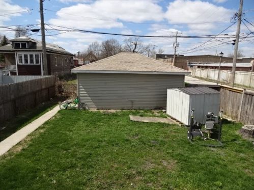 1300 7 Ave, Broadview IL 60153-2028 exterior