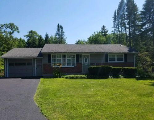 1820 Pawtucket Ave, Schenectady, NY 12309-3922