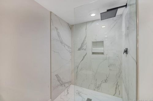 123 Clover St, Windsor CT 06095-3707 exterior