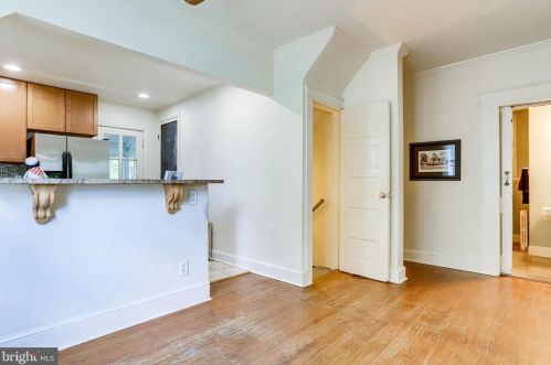 1801 Commonwealth Ave, Alexandria VA 22301-1403 exterior