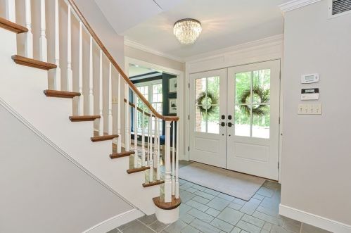 5 Maple Ln, Sutton MA 01590-1810 exterior