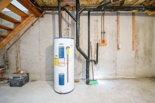 75 Glenmore St, Springfield MA 01129-1067 exterior