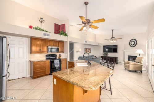 17002 32 Way, Phoenix AZ 85018-3973 exterior