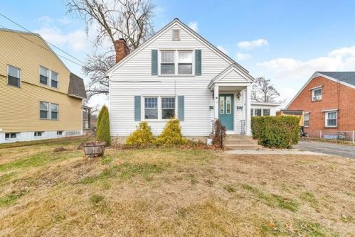 46 Kaveney St, Chicopee, MA 01020-1533