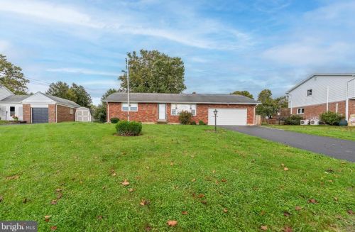 47 Chestnut St, Macungie, PA 18062-1704