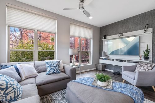 2502 Calumet Ave, Chicago IL  60616-2439 exterior