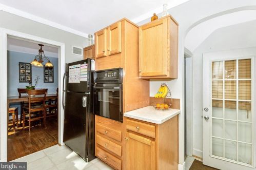 604 Forest Glen Rd, Silver Spring MD 20910-1122 exterior