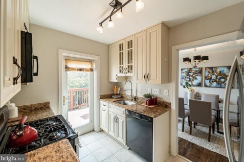 205 Commonwealth Ave, Alexandria VA 22305-2829 exterior