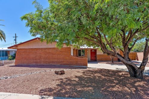 1832 Augusta Cir, Tucson AZ  85710-7225 exterior