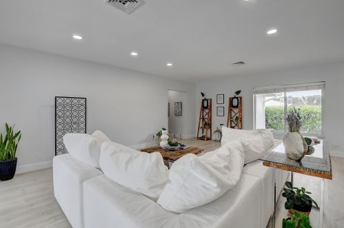 1271 13 Dr, Boca Raton FL 33486-5367 exterior