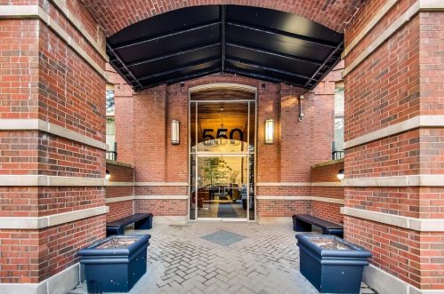 550 Kingsbury St, Chicago, IL 60654-5731