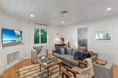 10007 Indian River Dr, Fort Pierce, FL 34982-7845