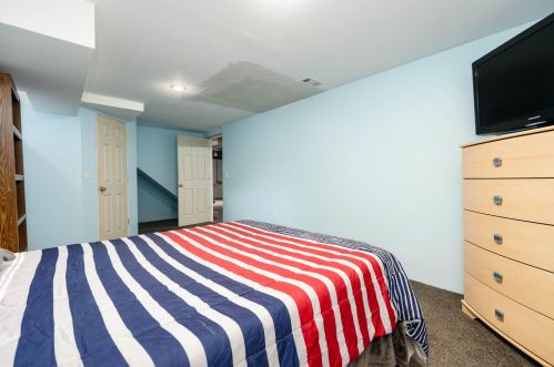 2019 Bloomfield Ave, Kalamazoo MI 49001-5212 exterior