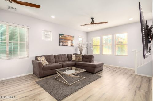 2032 77th Ln, Phoenix AZ 85033-4925 exterior