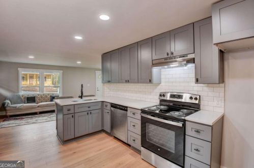 155 Hemphill School Rd, Atlanta GA  30331-1621 exterior