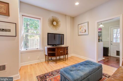 501 Tulip Ave, Silver Spring MD 20912-4345 exterior