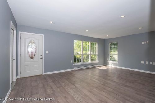 1 Gladstone Ave, Lakehurst NJ 08759-6626 exterior