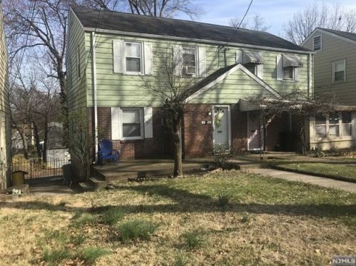 1433 Nelden Rd, Teaneck, NJ 07666-6056