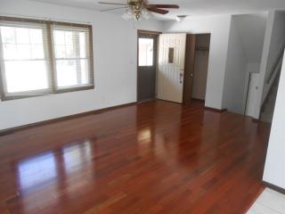 1804 Stratford Dr, Champaign IL  61821-5707 exterior