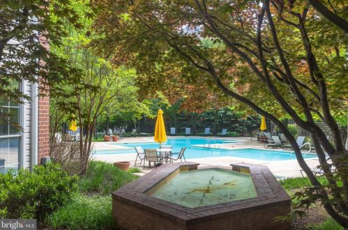 1504 Lincoln Way, Mc Lean VA  22102-5851 exterior