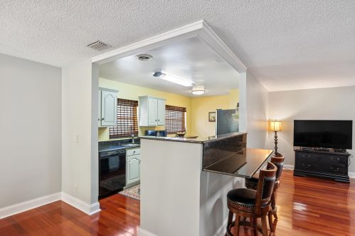 181 Del Rio Blvd, Boca Raton FL  33432-4735 exterior