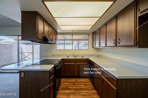 8212 32nd Ave, Phoenix, AZ 85051-6022