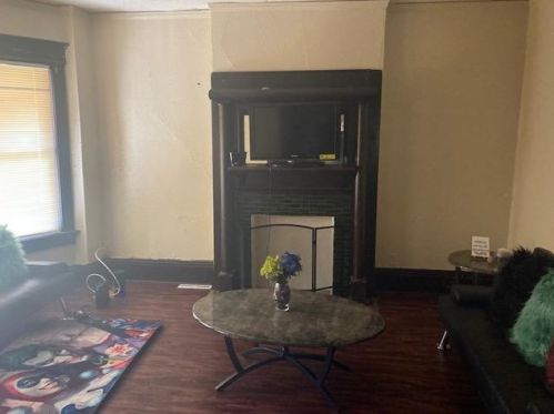 1606 Meinecke Ave, Milwaukee, WI 53206-2035