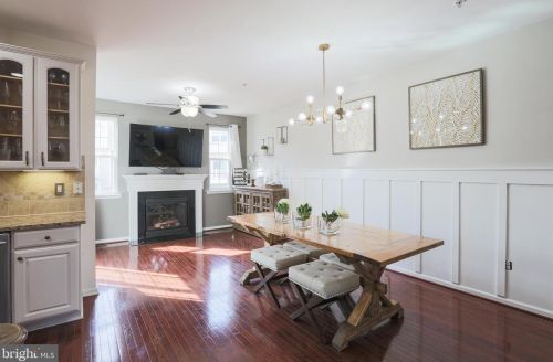 907 Indigo Bunting Ln, Glen Burnie MD 21060-8325 exterior