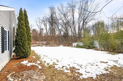 7 Azalea Ln, Peabody MA 01960-4602 exterior