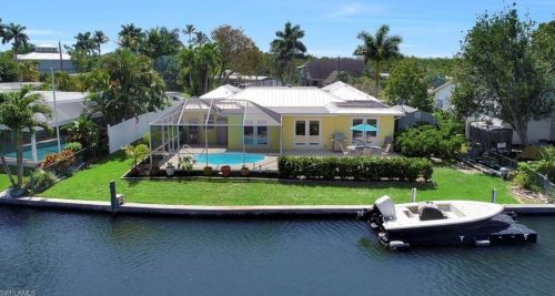 1765 Hbr Ln, Naples FL 34104-0317 exterior