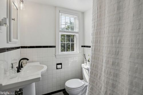 2228 Washington Ave, Silver Spring MD  20910-2636 exterior