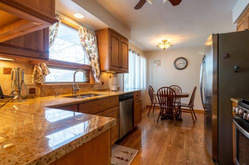 8179 37th St, Milwaukee, WI 53209-1544