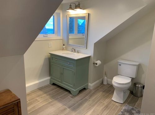 87 Hawley Ave, Milford CT 06460-8016 exterior