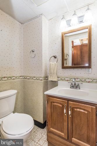 4030 Bleigh Ave, Philadelphia PA 19111-3617 exterior