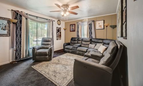 4852 74th St, Milwaukee, WI 53220-4359