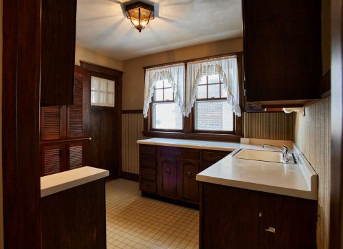 2019 51, Milwaukee WI 53208-1747 exterior