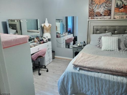 20 Peregrine Pt, Fredon NJ 07860-1428 exterior