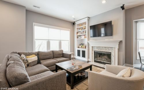 1318 Fletcher St, Chicago, IL 60657-3471