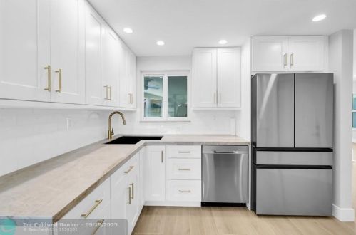 943 4th St, Boca Raton FL  33432-4201 exterior