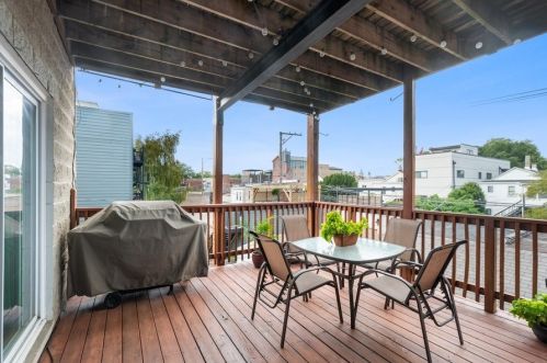 2108 Erie St, Chicago IL  60612-1320 exterior