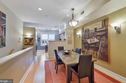 1023 19 St, Philadelphia PA 19146-2938 exterior