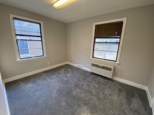 1725 Peck St, Meskegon MI 49441-2530 exterior