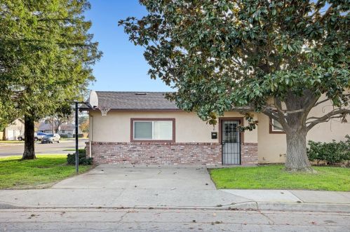 1861 Denair Ave, Turlock CA 95382-1815 exterior