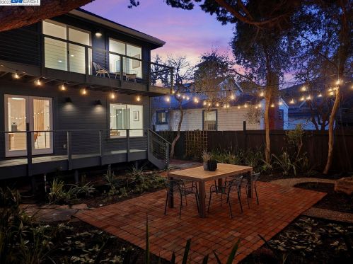 1112 Kains Ave, Berkeley, CA 94706-2210