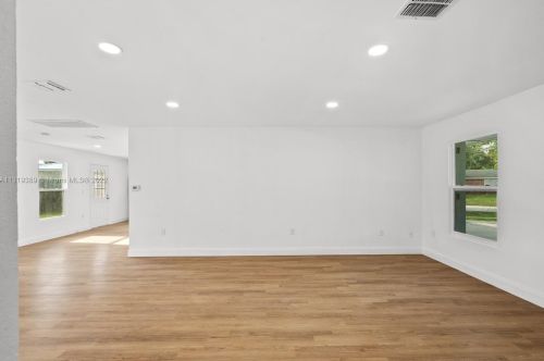 300 Prima Vis Blvd, Fort Pierce FL 34983-1834 exterior