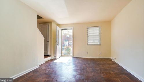 327 Fern St, Darby PA 19023-2614 exterior