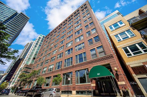 801 Wells St, Chicago IL  60607-4509 exterior