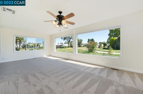 2081 Dalis Dr, Concord CA 94520-5423 exterior